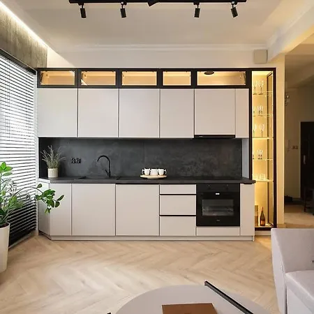 아파트 Stylish In The